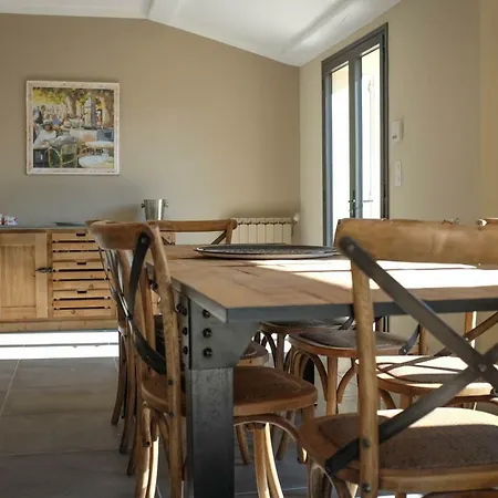 Mas Du Cypres فيلة Arpaillargues-et-Aureillac
